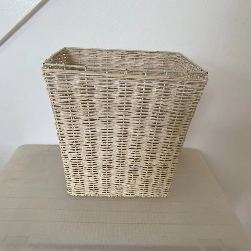 Bathroom Wicker Trash Basket With 3-D Rose Design
